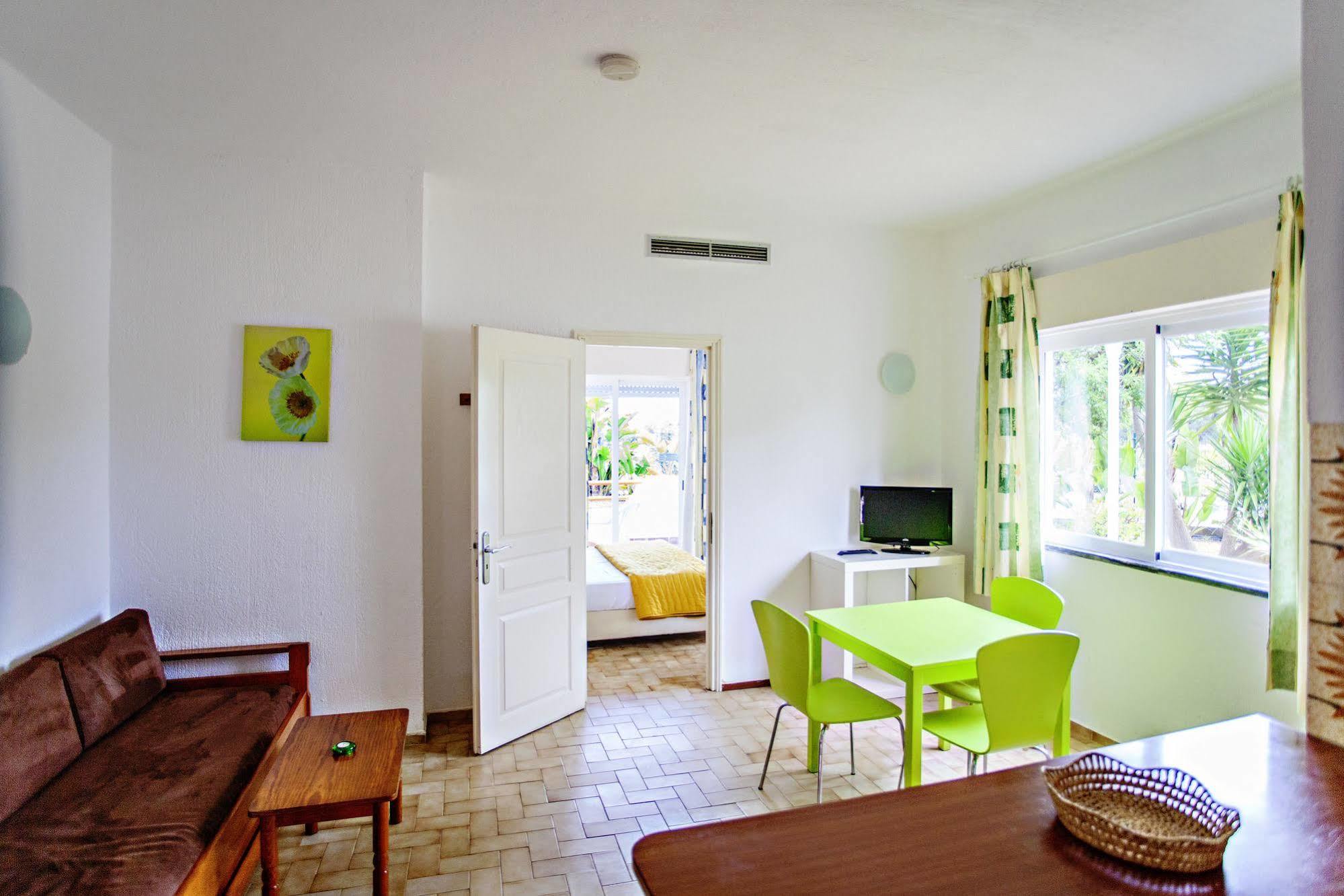 Apartamentos Turisticos Gida By Umbral Quarteira Exterior photo